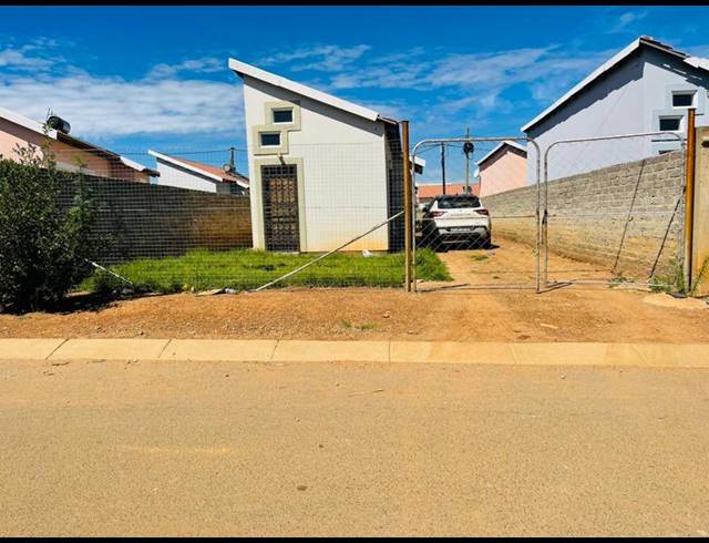 2 BEDROOM HOUSE FOR SALE IN SAVANNA CITY